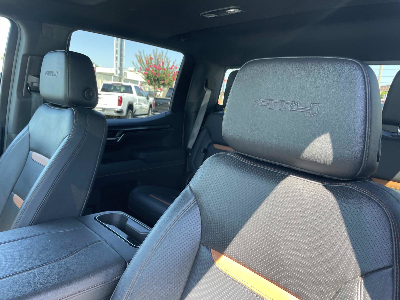 Used 2025 GMC Sierra 1500 AT4 w/ AT4 Premium Package AWD/4WD image 25