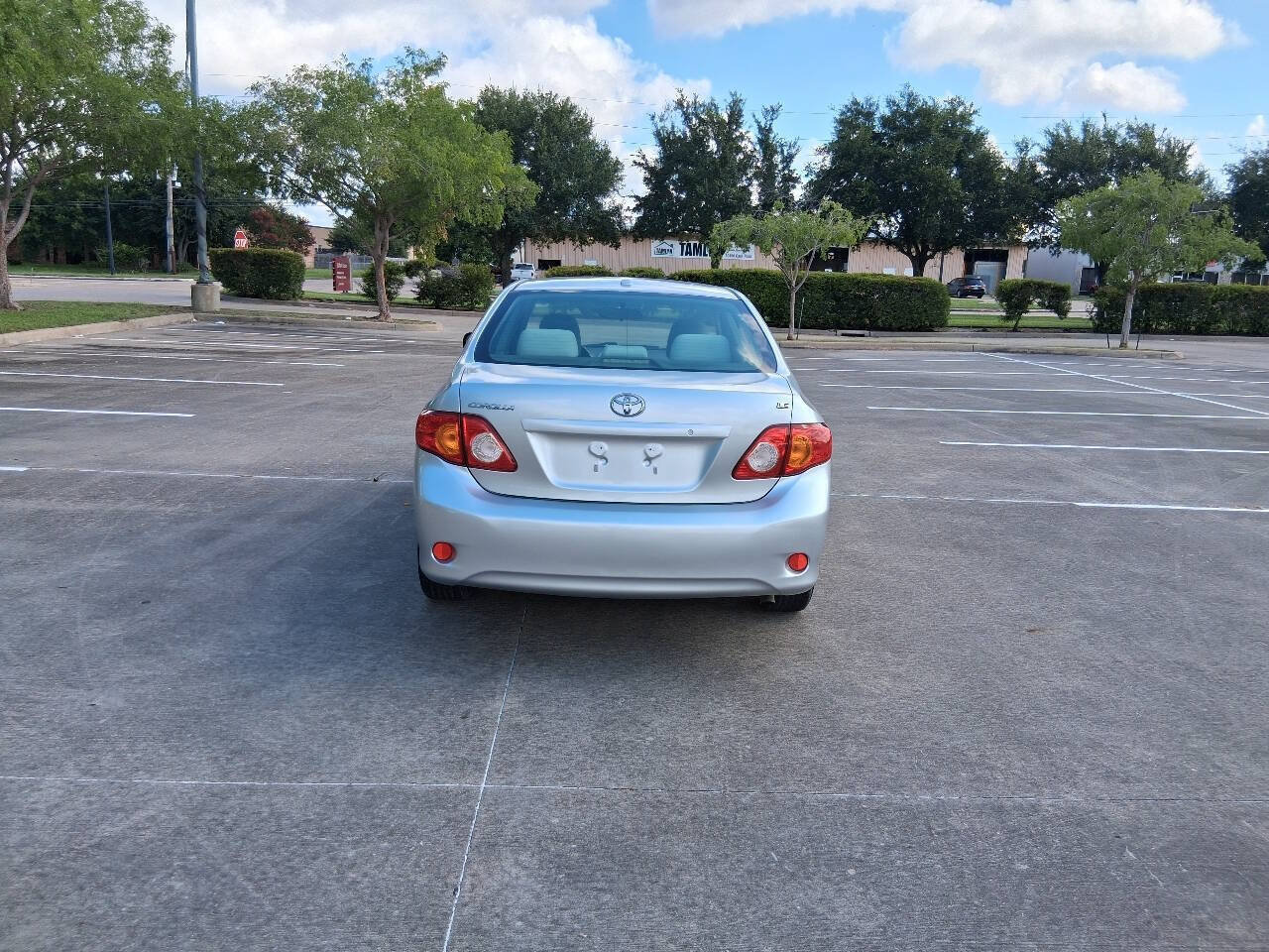 Used 2010 Toyota Corolla LE FWD image 5