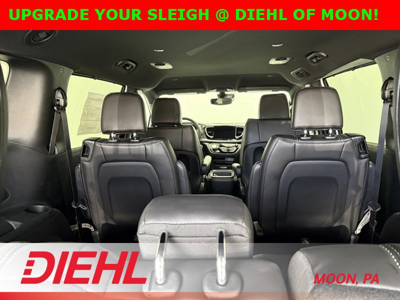 New 2026 Chrysler Pacifica Select image 10