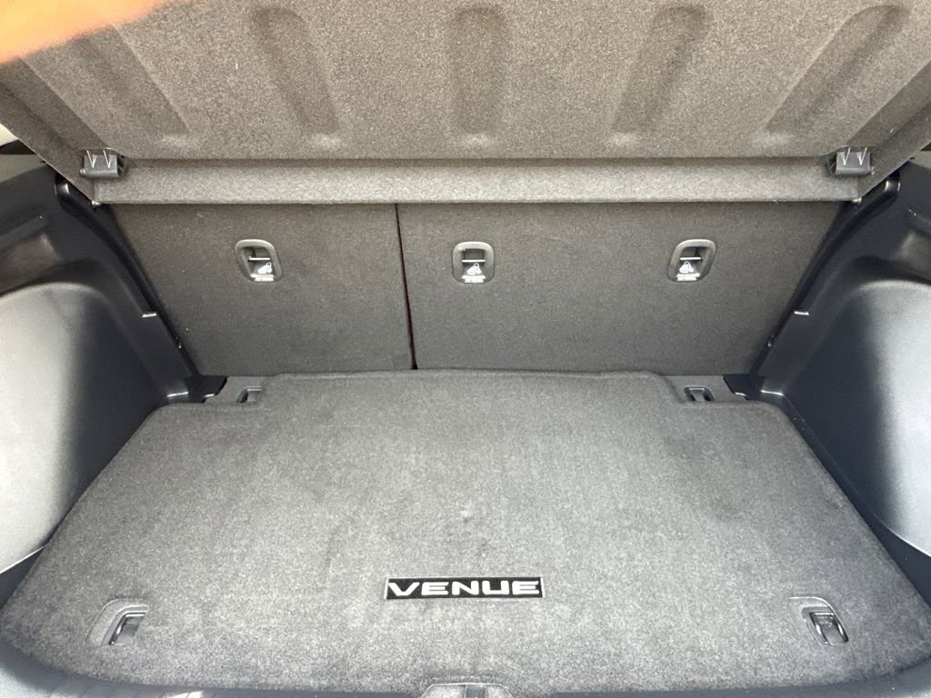 Certified 2025 Hyundai Venue Limited FWD image 10