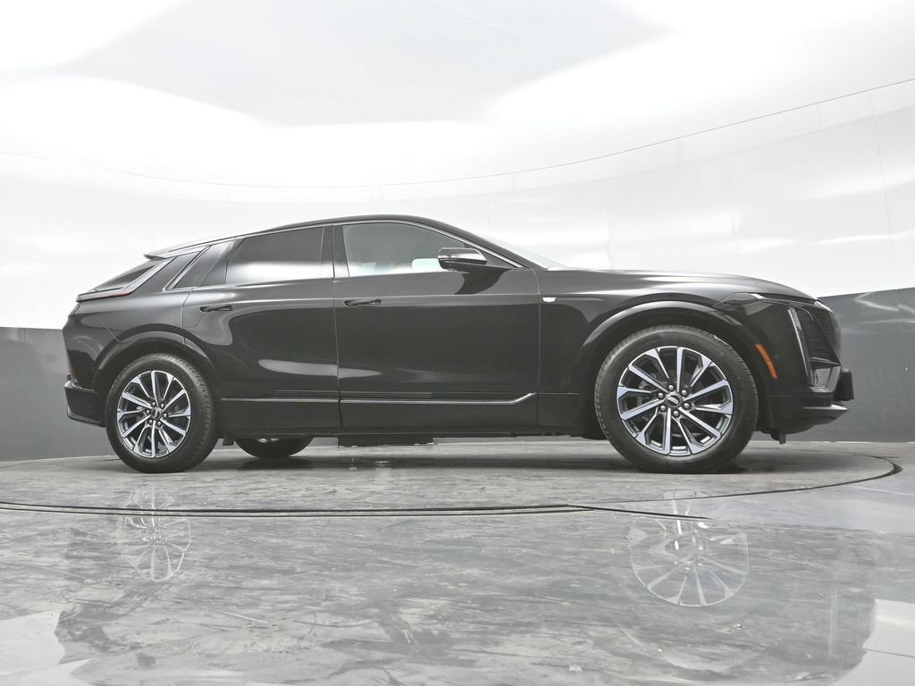 Certified 2024 Cadillac Lyriq Sport w/ LPO, Floor Liner Package AWD/4WD image 30