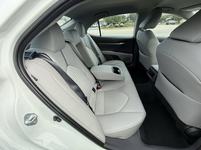 Used 2024 Toyota Camry SE image 12