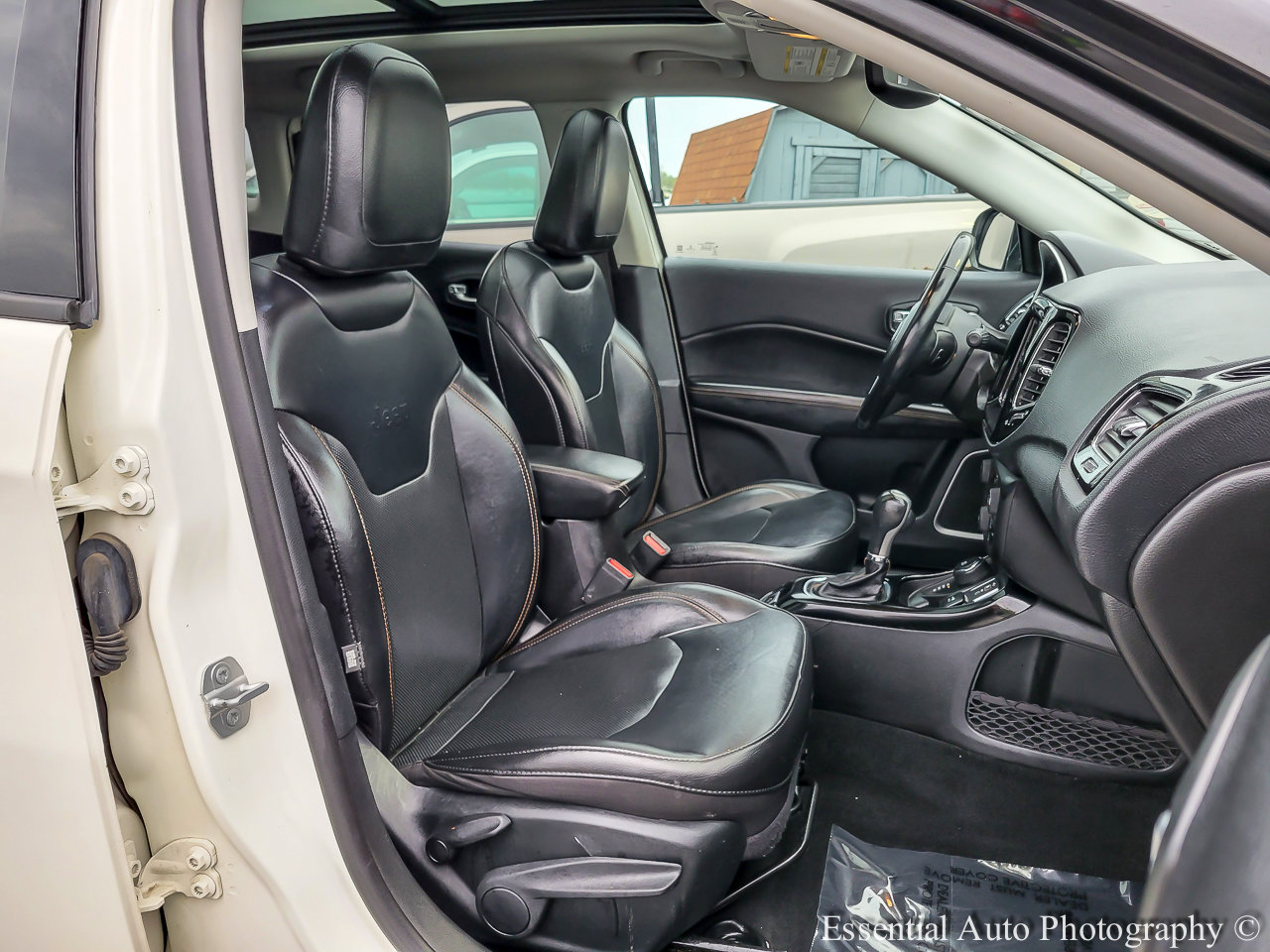 Used 2019 Jeep Compass Limited image 31