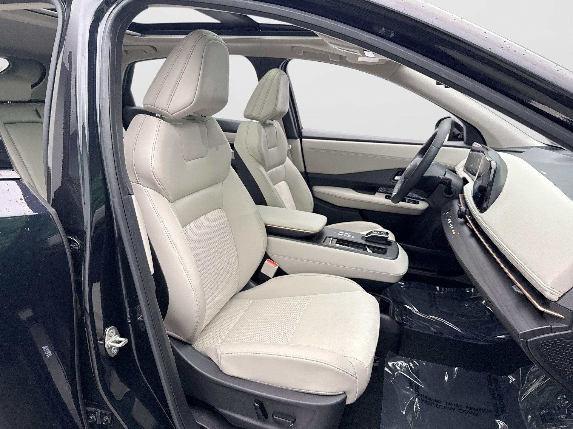 Used 2024 Nissan Ariya AWD image 17