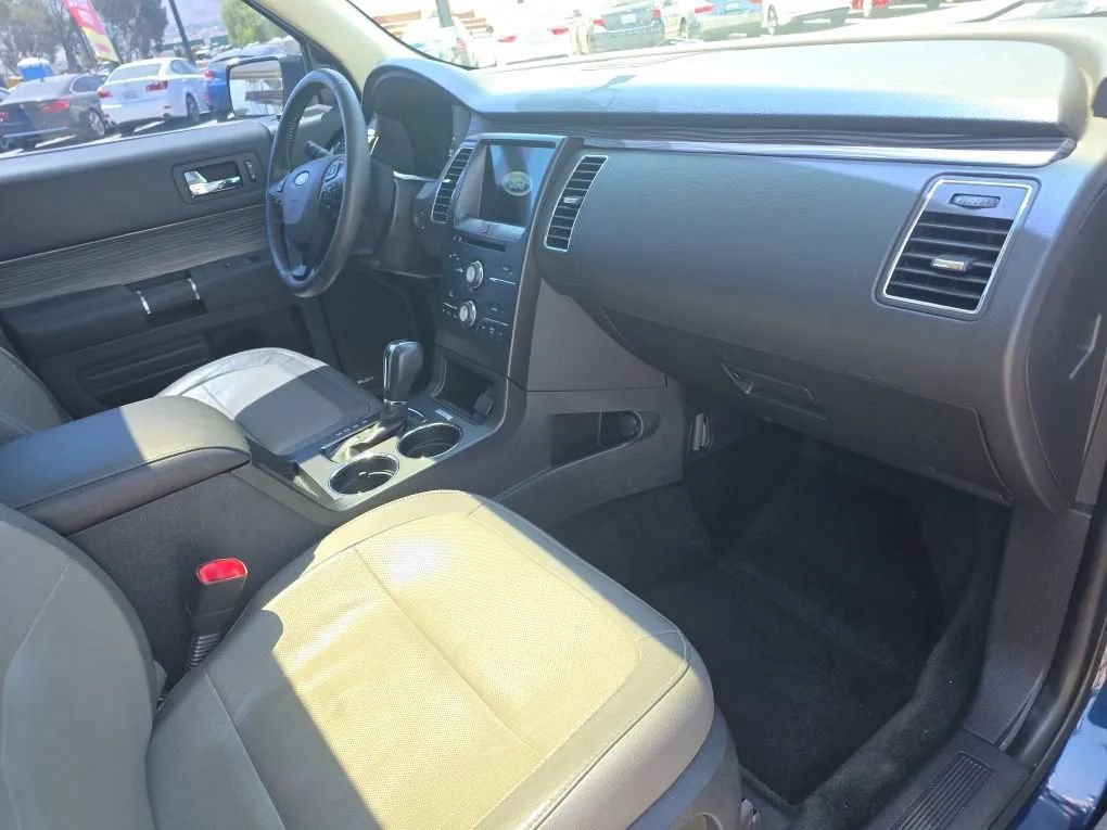 Used 2017 Ford Flex SEL w/ Equipment Group 202A FWD image 10