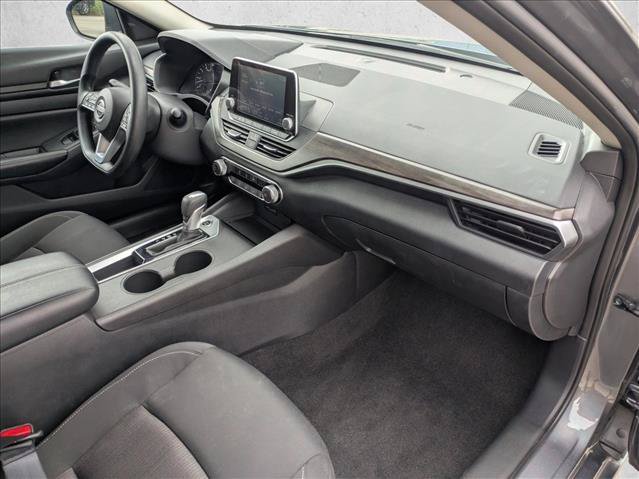 Used 2025 Nissan Altima 2.5 SV FWD image 19