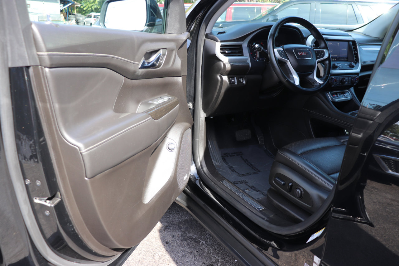 Used 2023 GMC Acadia SLT image 10
