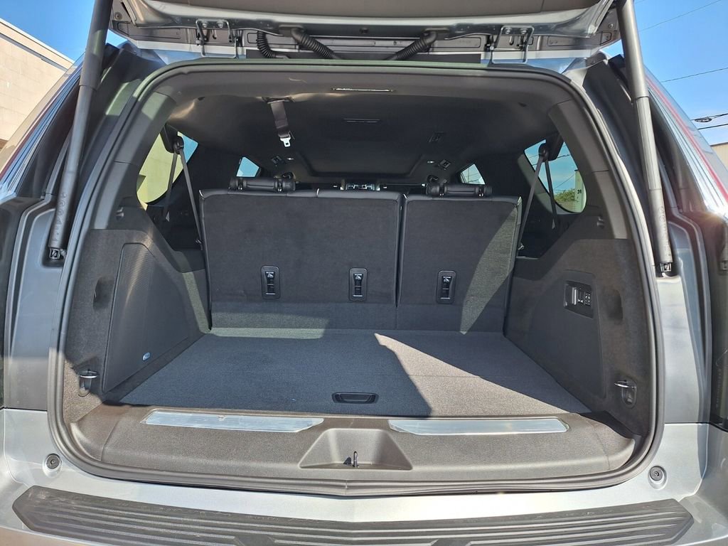 New 2026 Cadillac Escalade ESV Luxury w/ LPO, Radiant Package image 27