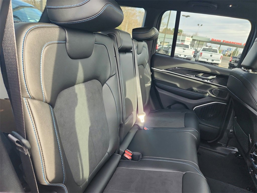 New 2024 Jeep Grand Cherokee Trailhawk image 27