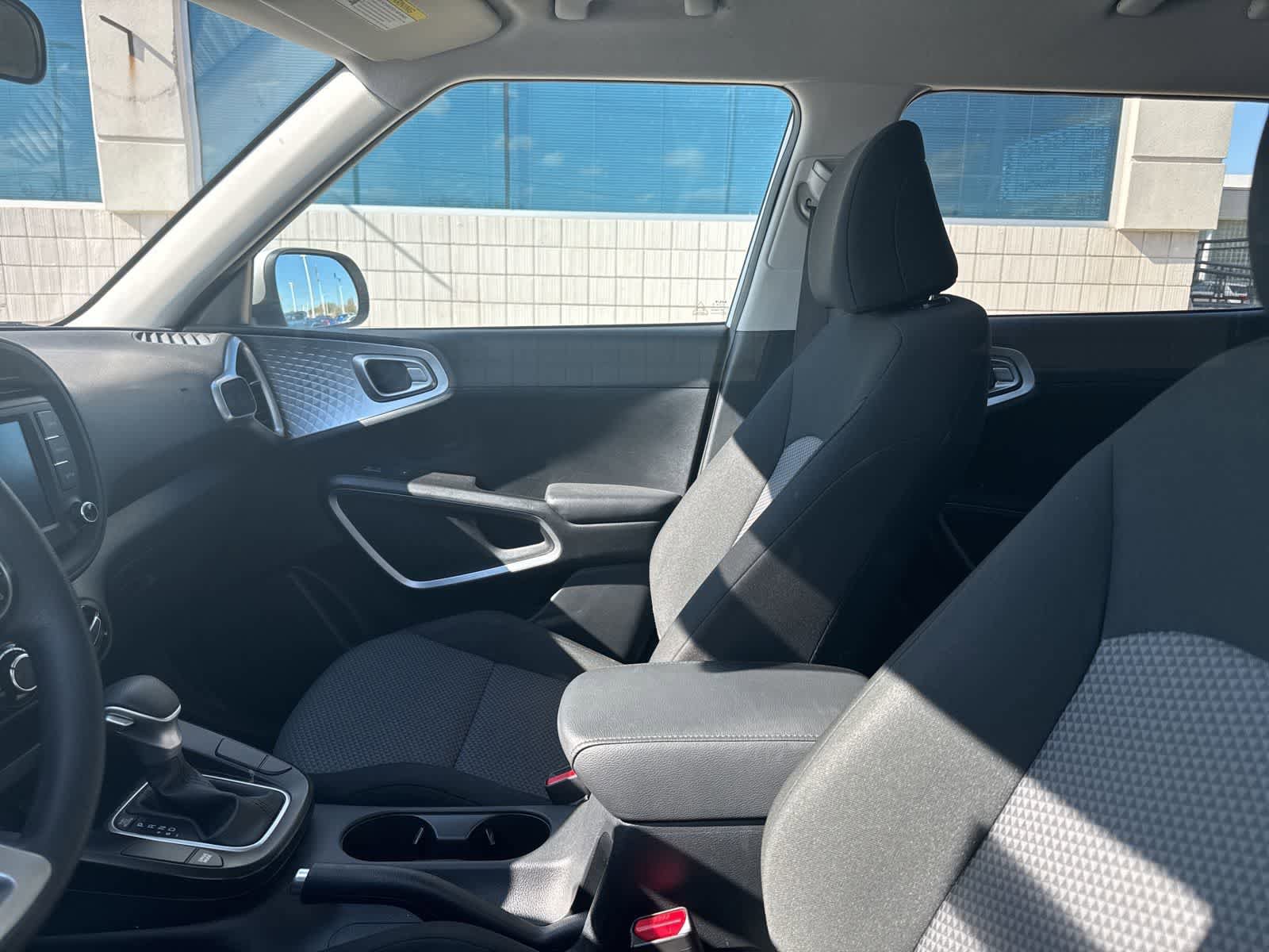 Used 2024 Kia Soul LX w/ Option Group 015 FWD image 29