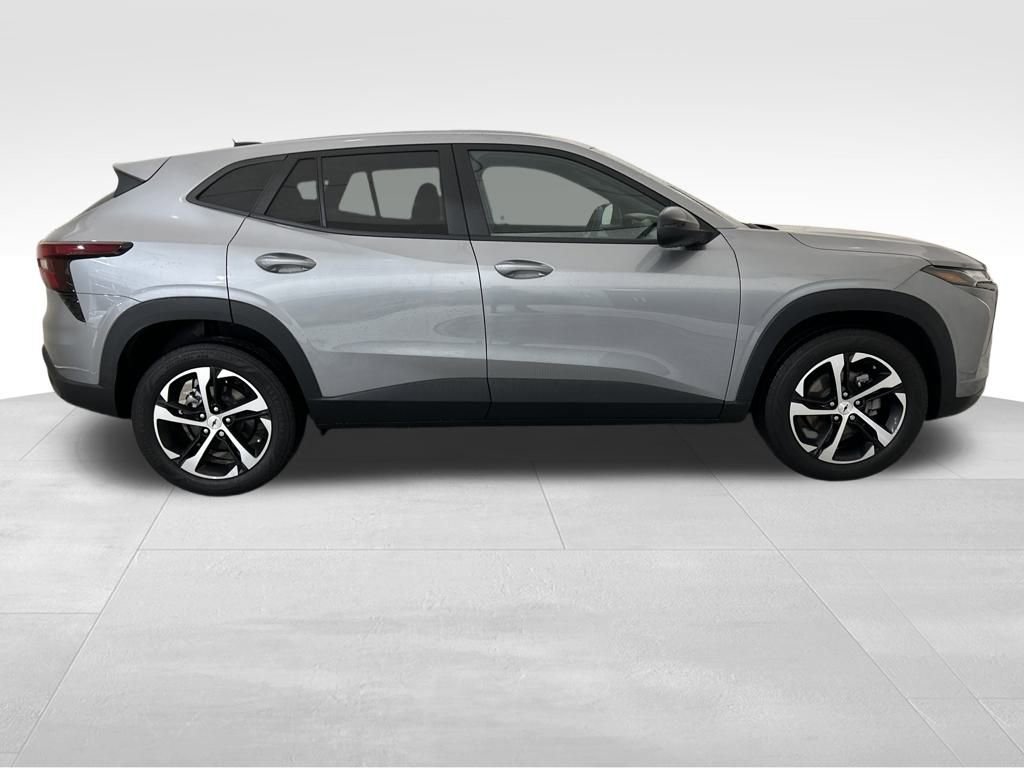 Certified 2024 Chevrolet Trax RS w/ Sunroof Package image 14