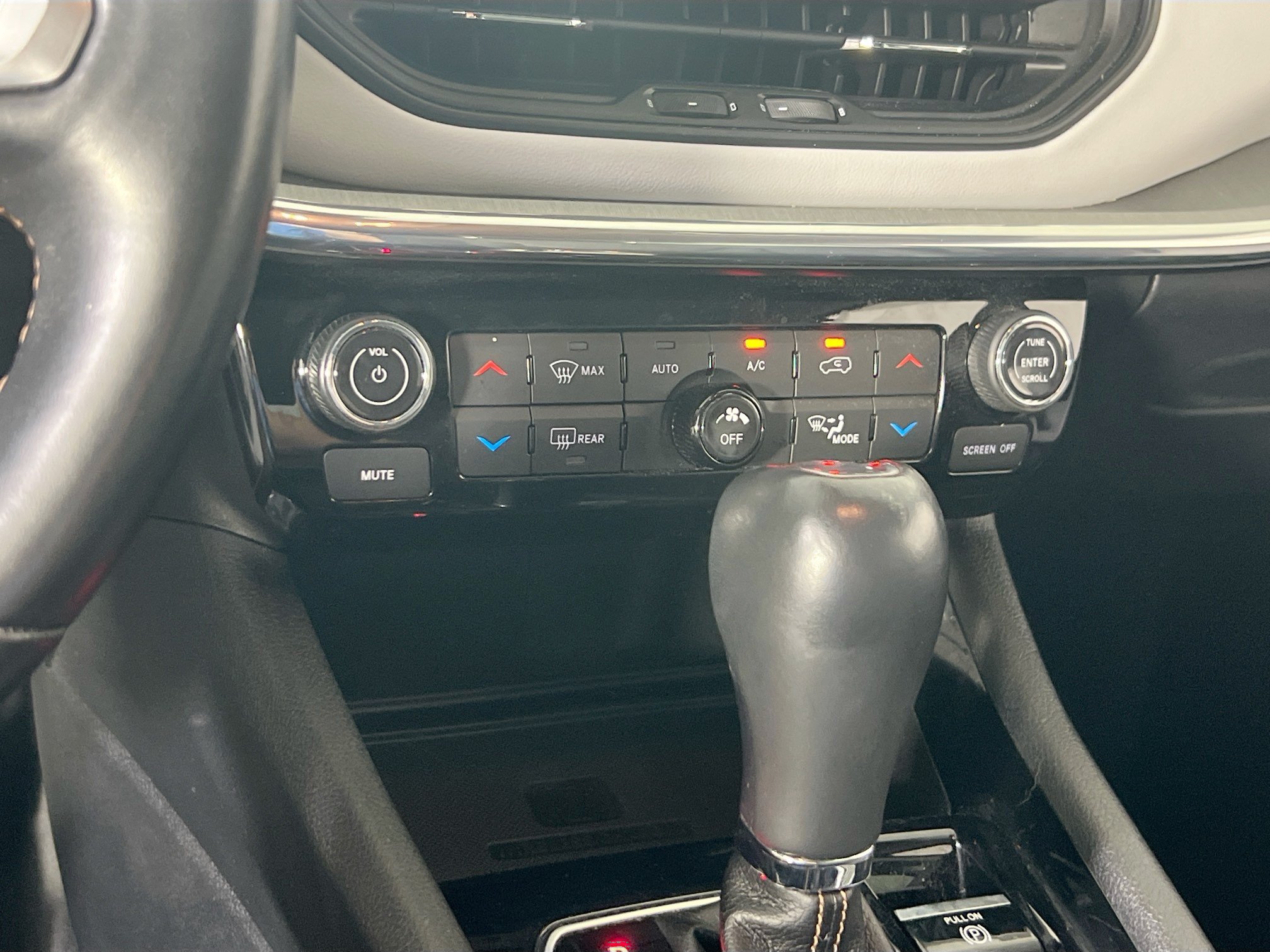 Used 2022 Jeep Compass Limited w/ Elite Group AWD/4WD image 16