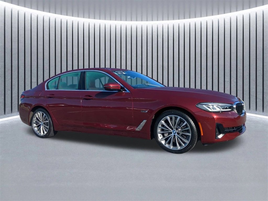 Certified 2023 BMW 530e w/ Convenience Package image 3