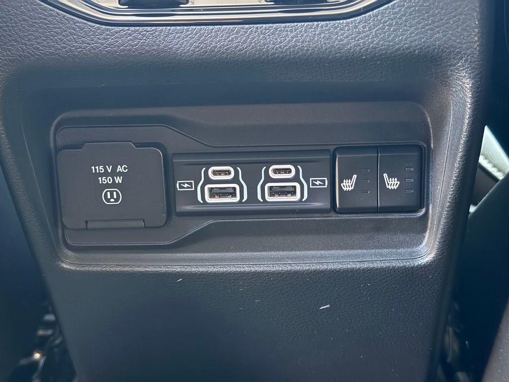 Used 2024 Jeep Grand Cherokee Limited w/ Luxury Tech Group II image 28