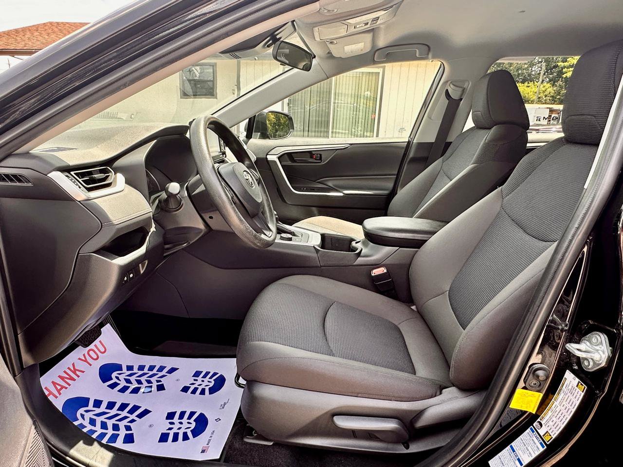 Used 2022 Toyota RAV4 LE AWD/4WD image 9