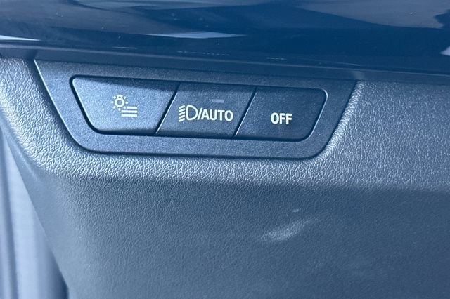 Used 2025 BMW X2 xDrive28i w/ M Sport Package AWD/4WD image 30
