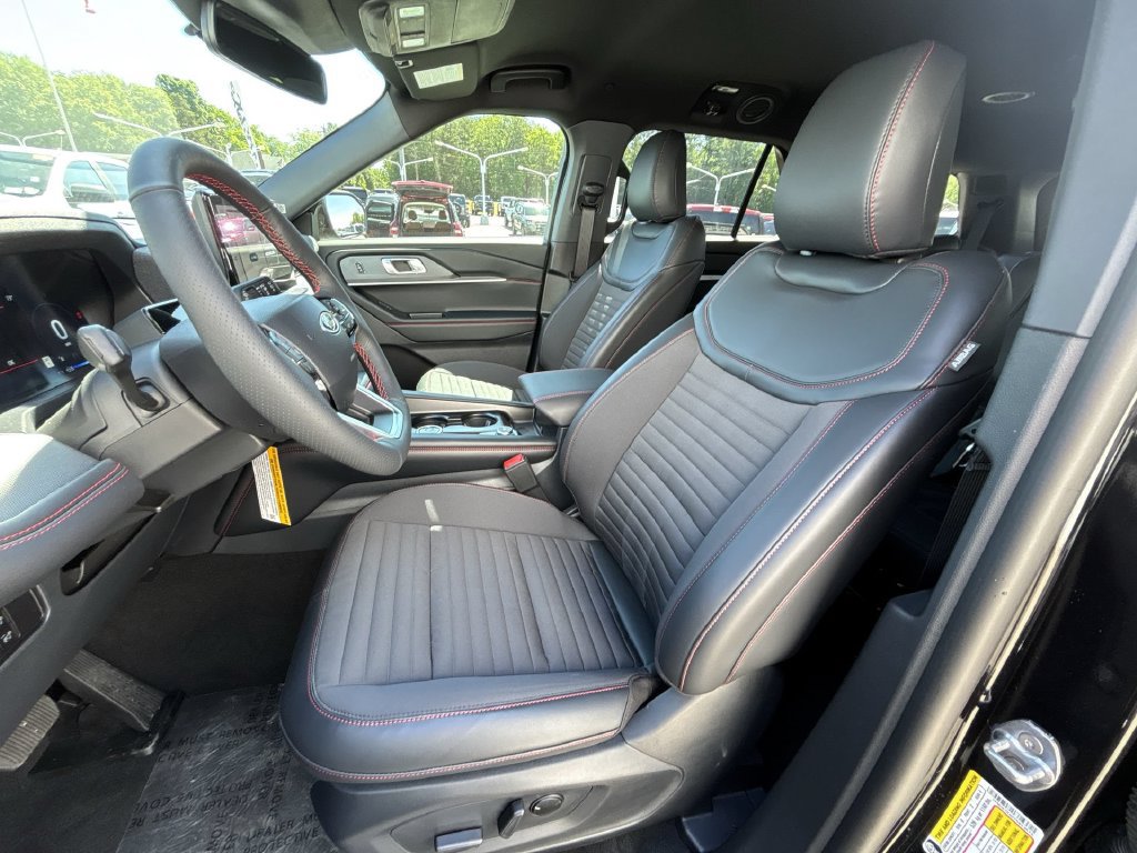 New 2026 Ford Explorer ST-Line w/ ST-Line Street Pack RWD image 13