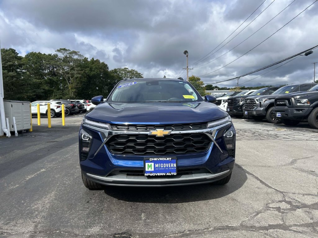 Used 2024 Chevrolet Trax LT w/ Driver Confidence Package FWD image 8