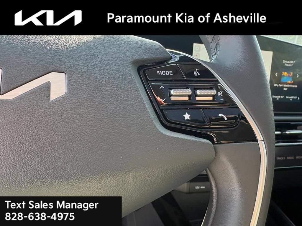 Certified 2025 Kia Niro EX Touring FWD image 13