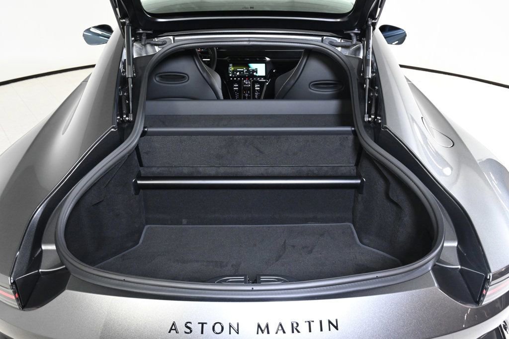 Used 2026 Aston Martin V8 Vantage Coupe image 27