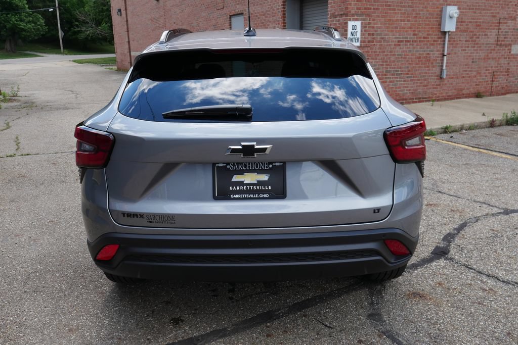 New 2026 Chevrolet Trax LT w/ Sunroof Package FWD image 7