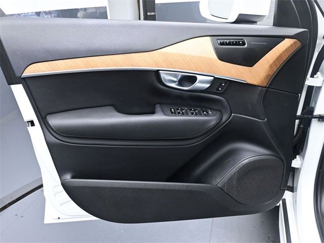 Used 2023 Volvo XC90 B6 Plus w/ Protection Package image 21