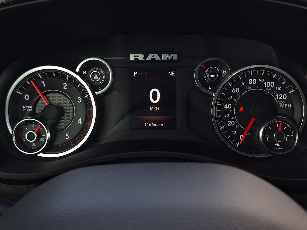 Used 2024 RAM 3500 Tradesman w/ Chrome Appearance Group AWD/4WD image 18
