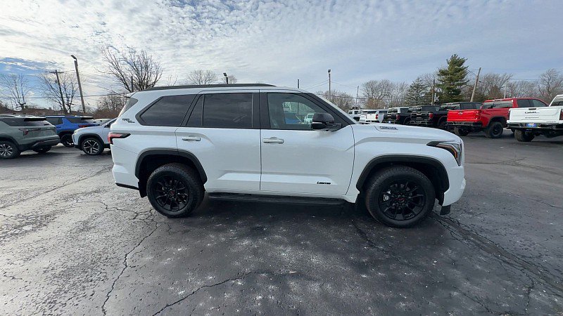 Used 2025 Toyota Sequoia Limited image 9