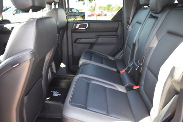 Used 2025 Ford Bronco Outer Banks AWD/4WD image 14