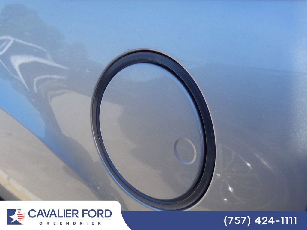 Used 2015 Ford C-MAX Energi SEL w/ Equipment Group 302A FWD image 12