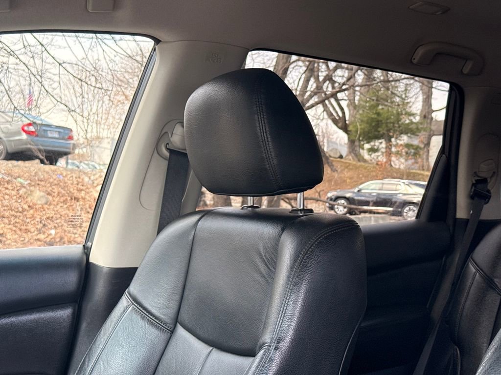 Used 2016 Nissan Pathfinder SV image 26