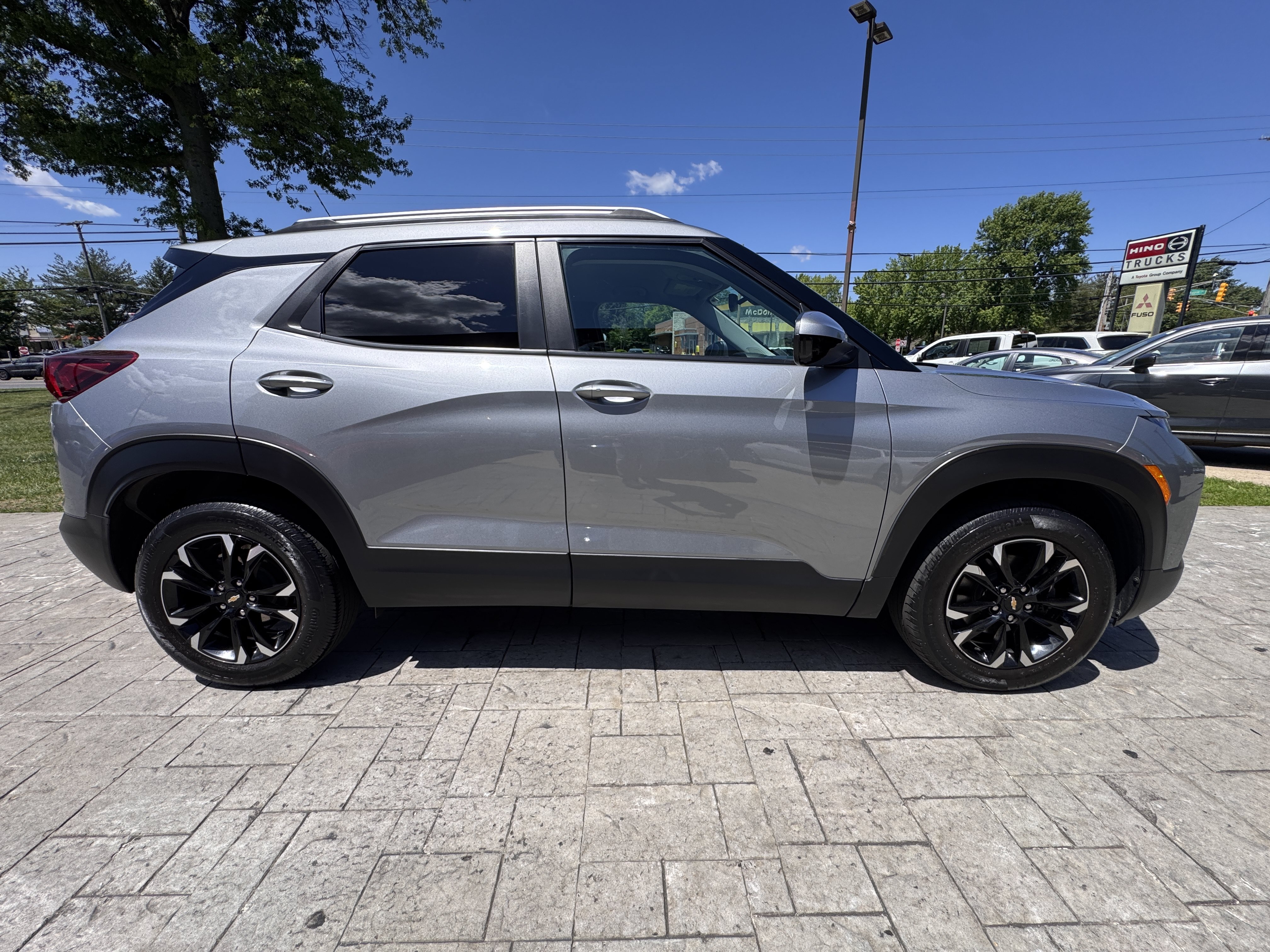 Used 2023 Chevrolet TrailBlazer LT w/ Convenience Package AWD/4WD image 12