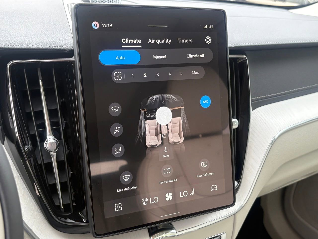 New 2026 Volvo XC60 B5 Ultra w/ Protection Package Premier image 16