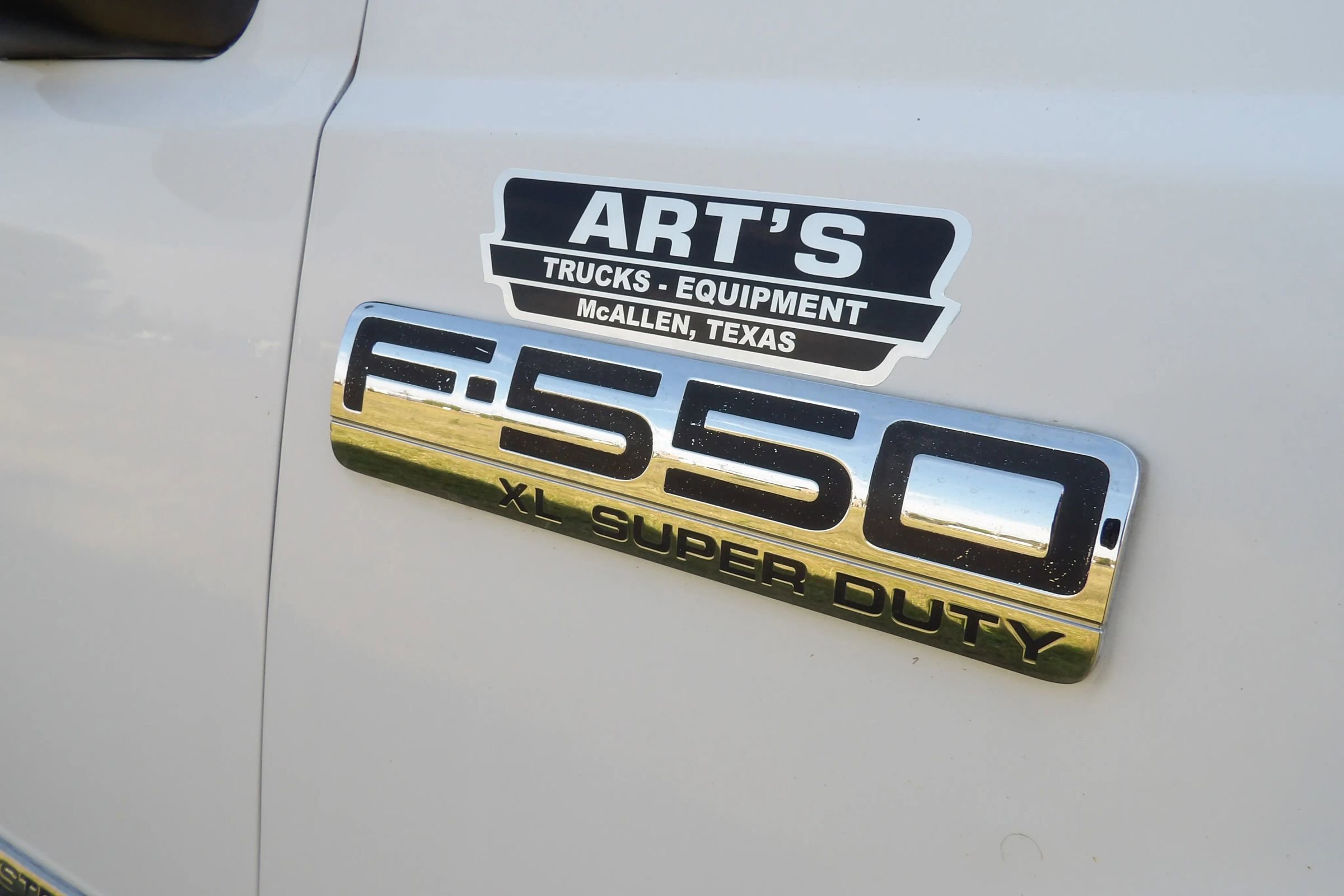 Used 2007 Ford F550 2WD Regular Cab Super Duty image 38