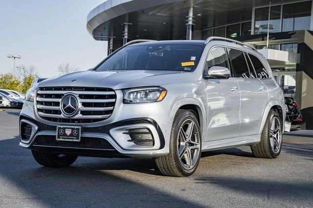Certified 2025 Mercedes-Benz GLS 450 4MATIC image 3
