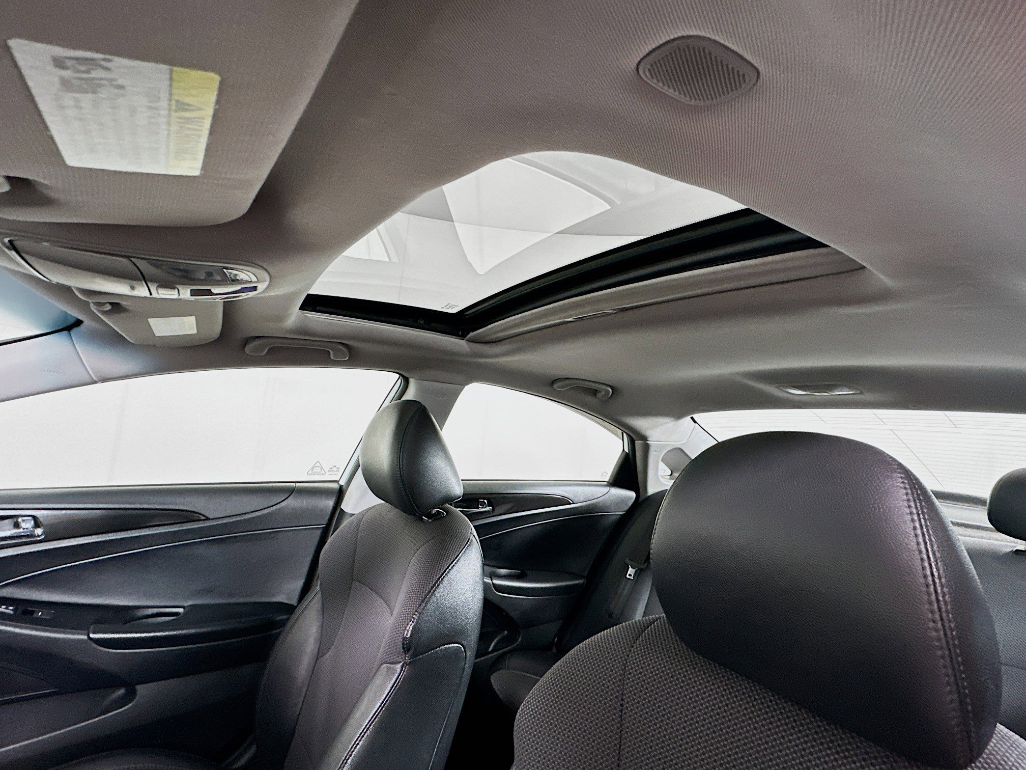 Used 2014 Hyundai Sonata SE w/ Premium Package 04 FWD image 26