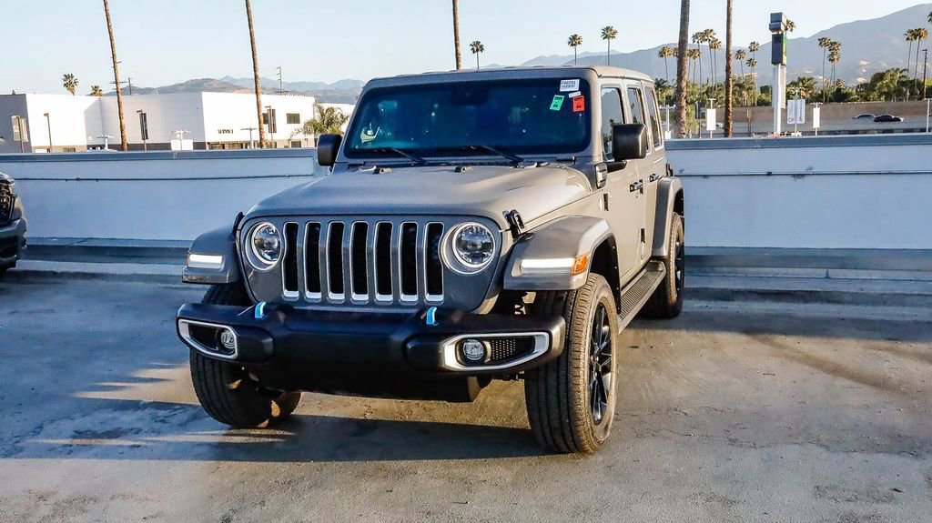 Used 2023 Jeep Wrangler Unlimited Sahara w/ Cold Weather Group AWD/4WD image 4