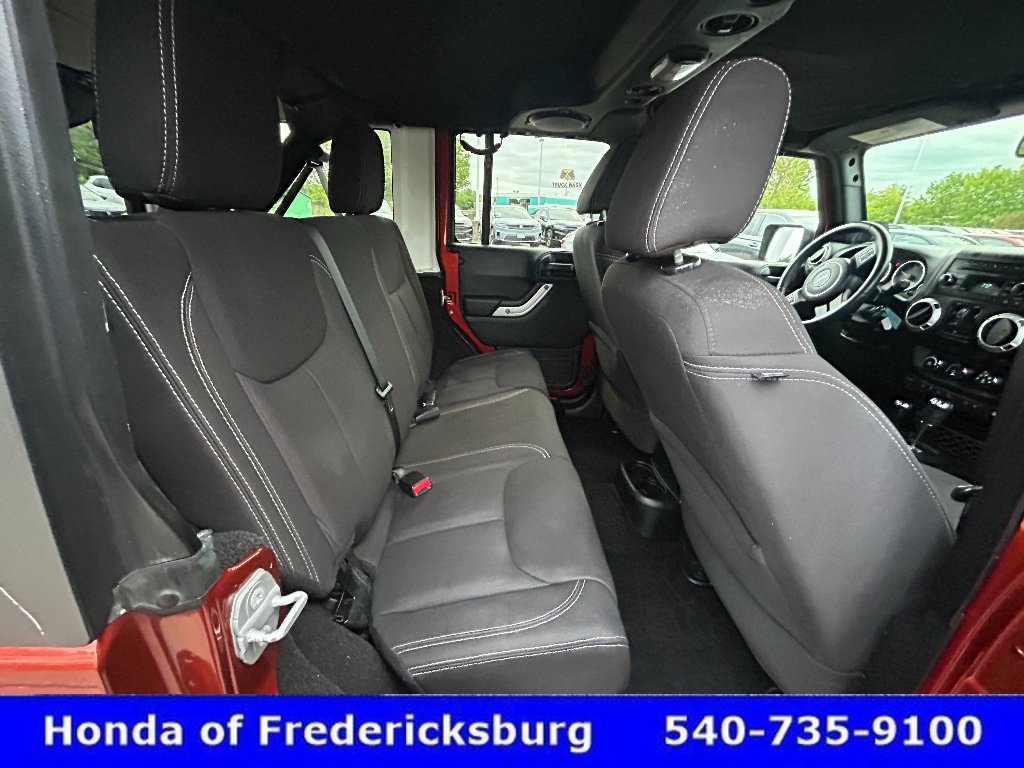 Used 2014 Jeep Wrangler Unlimited Sahara w/ Connectivity Group AWD/4WD image 24
