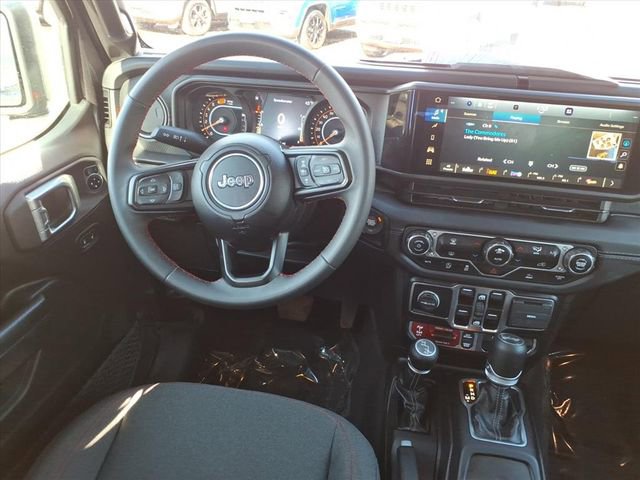 Used 2025 Jeep Wrangler Rubicon image 17