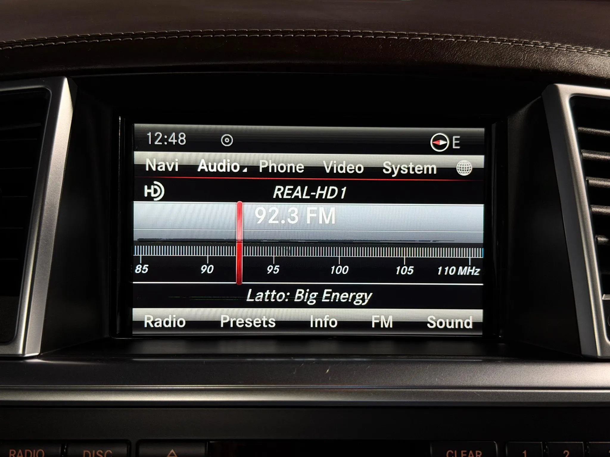 Used 2015 Mercedes-Benz GL 63 AMG 4MATIC image 35