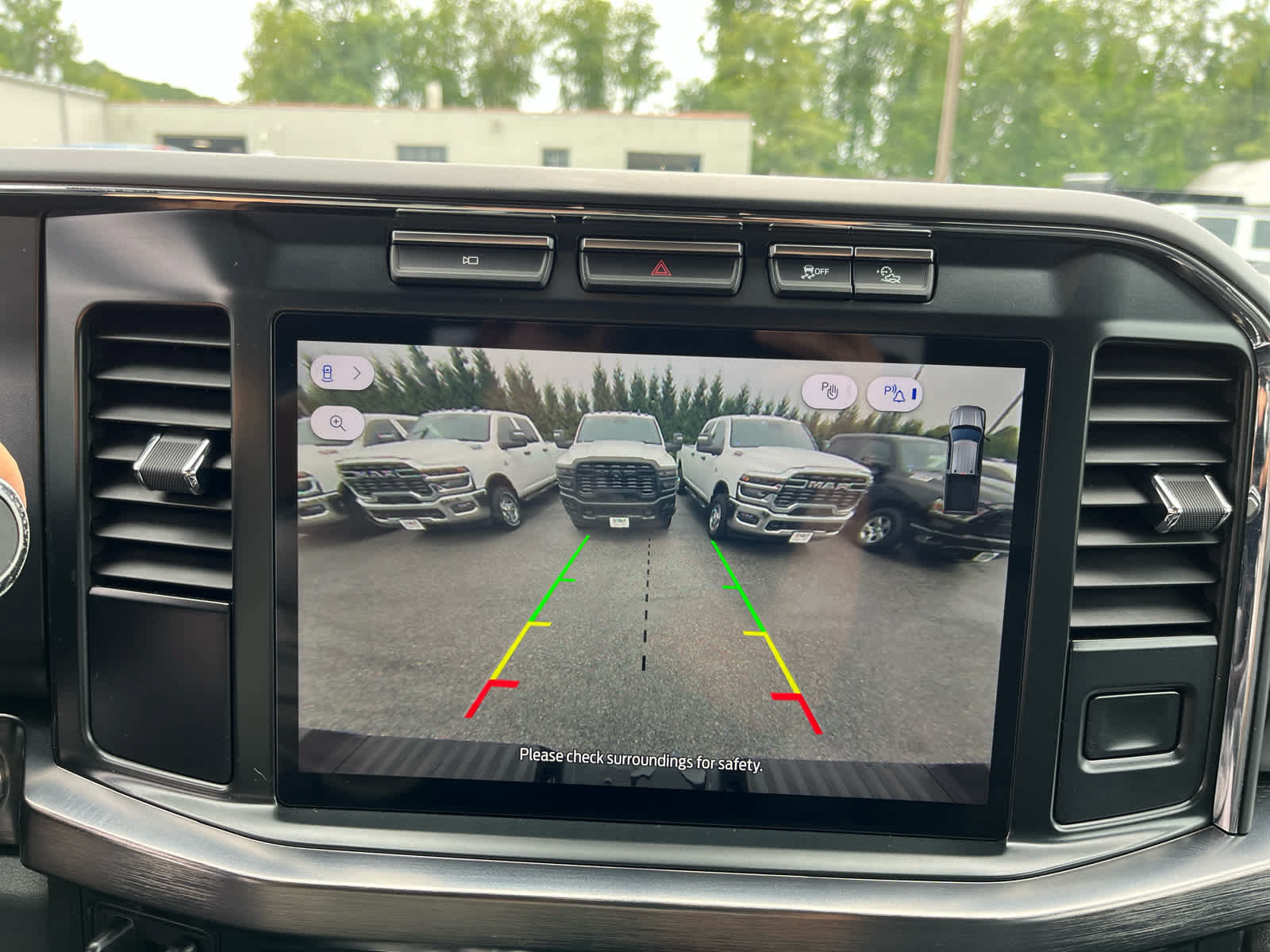 Used 2023 Ford F250 Lariat w/ Tremor Off-Road Package AWD/4WD image 17