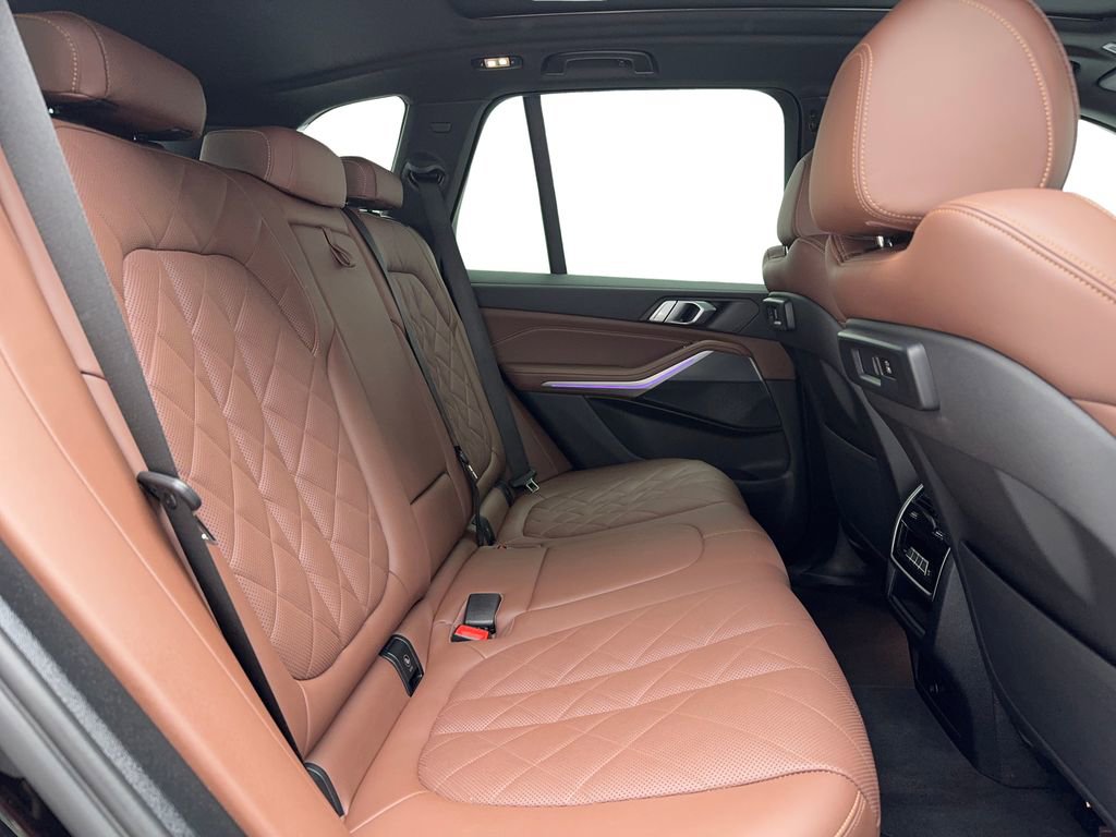 Used 2023 BMW X5 sDrive40i w/ Parking Assistance Package image 17