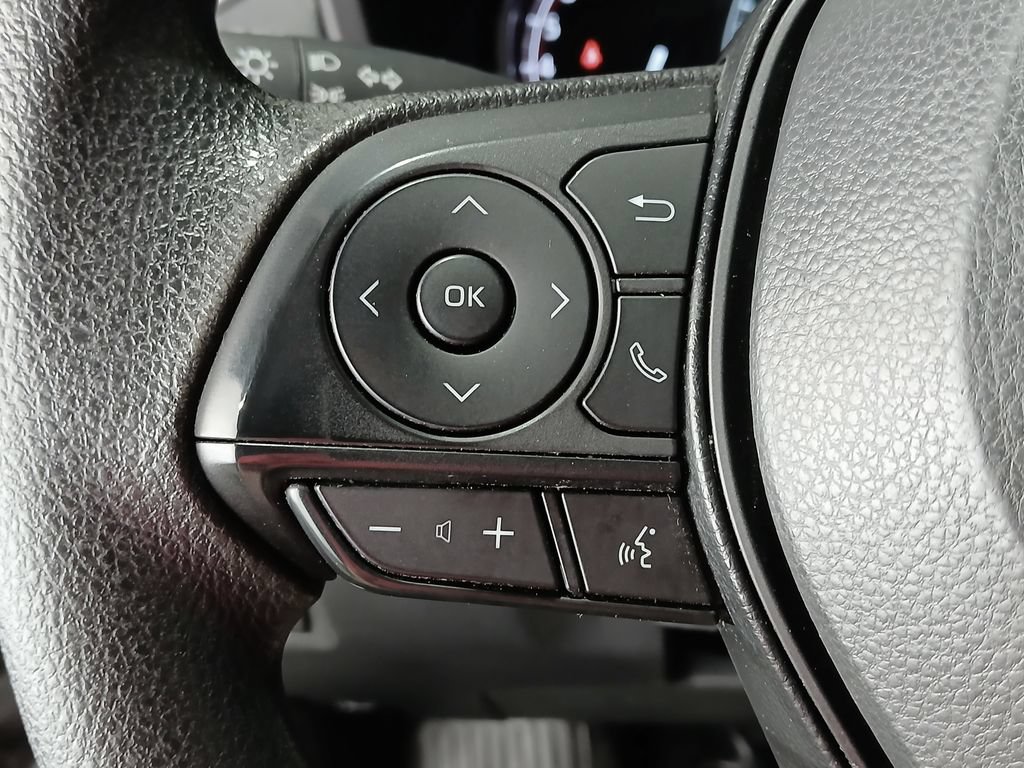 Used 2025 Toyota RAV4 LE AWD/4WD image 24