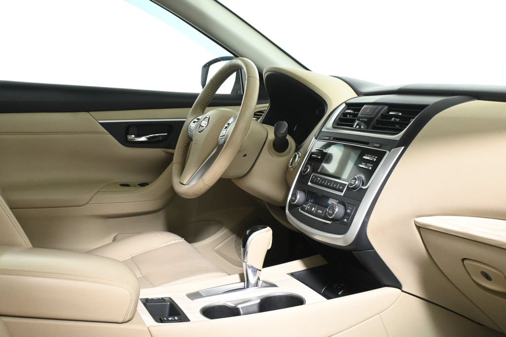 Used 2016 Nissan Altima 2.5 SL w/ Moonroof Package FWD image 32