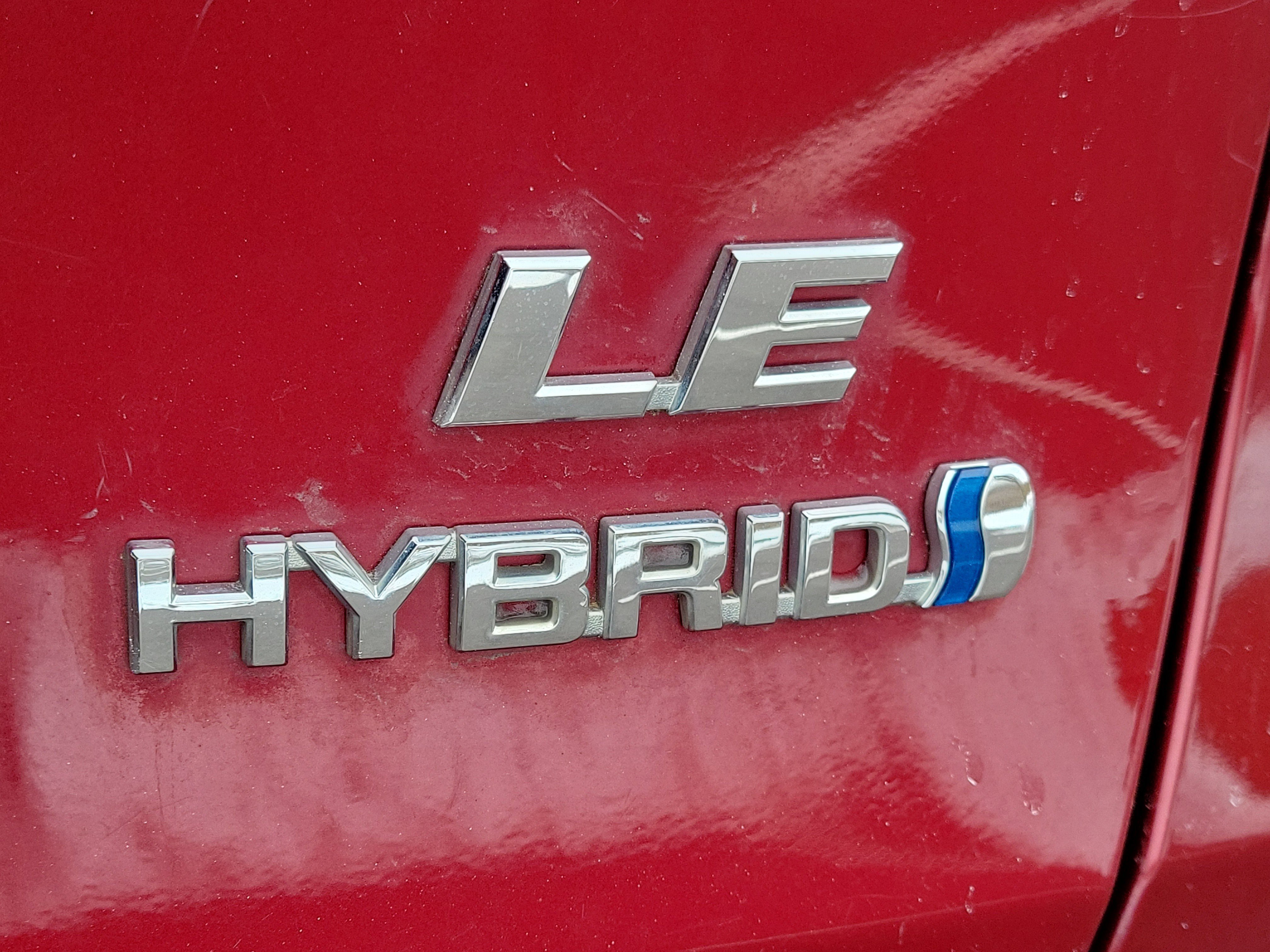 Used 2021 Toyota RAV4 LE image 7