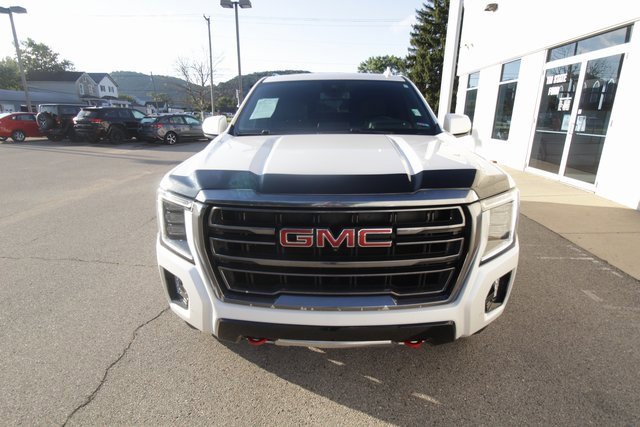 Used 2023 GMC Yukon XL AT4 w/ Technology Package image 11