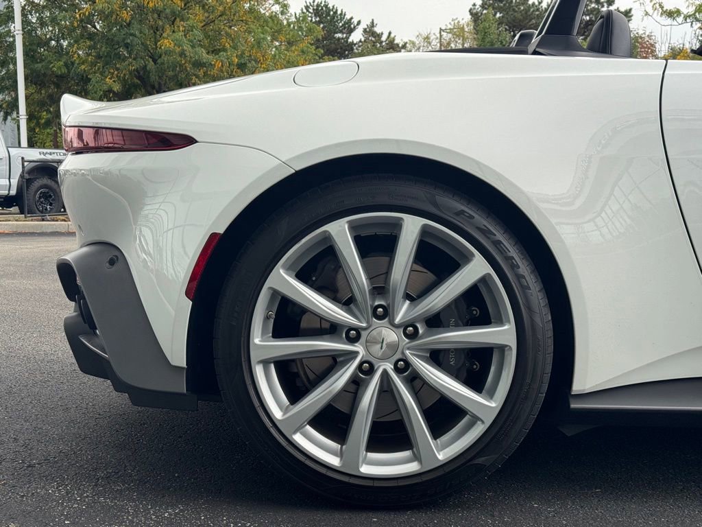 Used 2023 Aston Martin V8 Vantage Roadster image 27