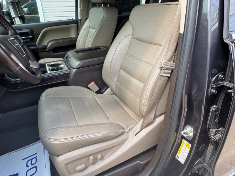 Used 2016 GMC Sierra 2500 Denali w/ Duramax Plus Package image 9