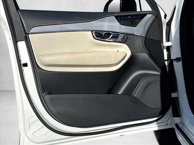 Used 2020 Volvo XC90 T5 R-Design image 18