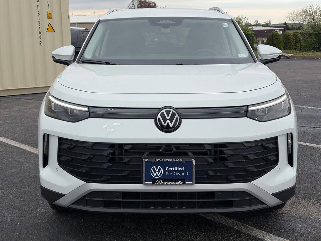 Used 2025 Volkswagen Tiguan S w/ 18" Wheel Package image 2